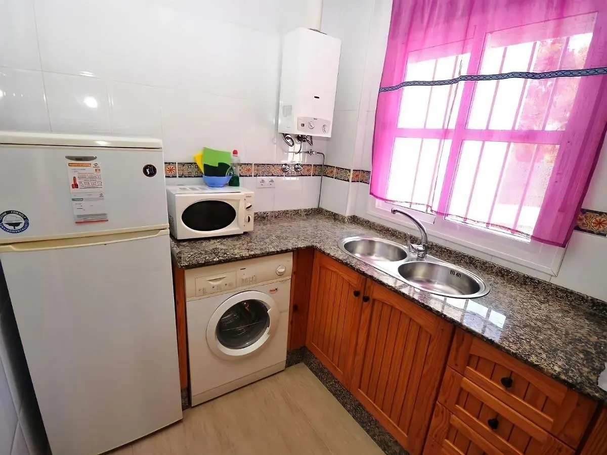 Apartamento Junto Al Mar Piscina Solo Familias Conil De La Frontera 0*,  Espanha
